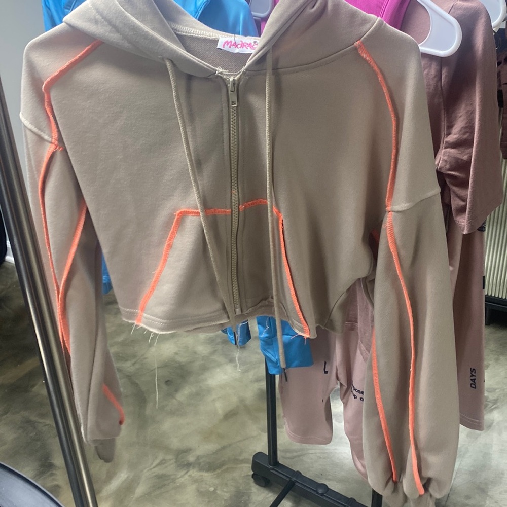 Women’s cropped hoodie from Madrag